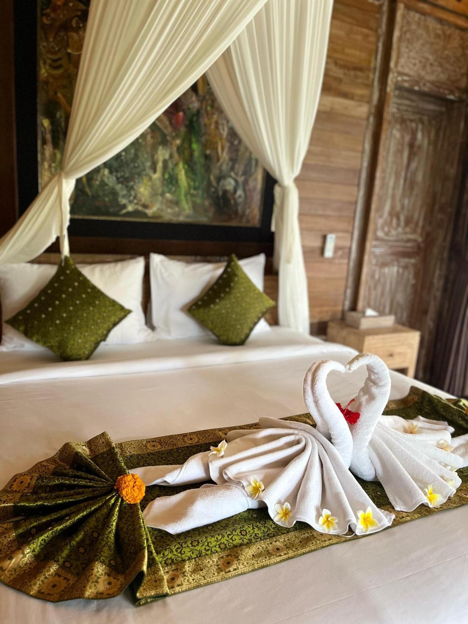 Aura Guesthouse Ubud  Bagian luar foto
