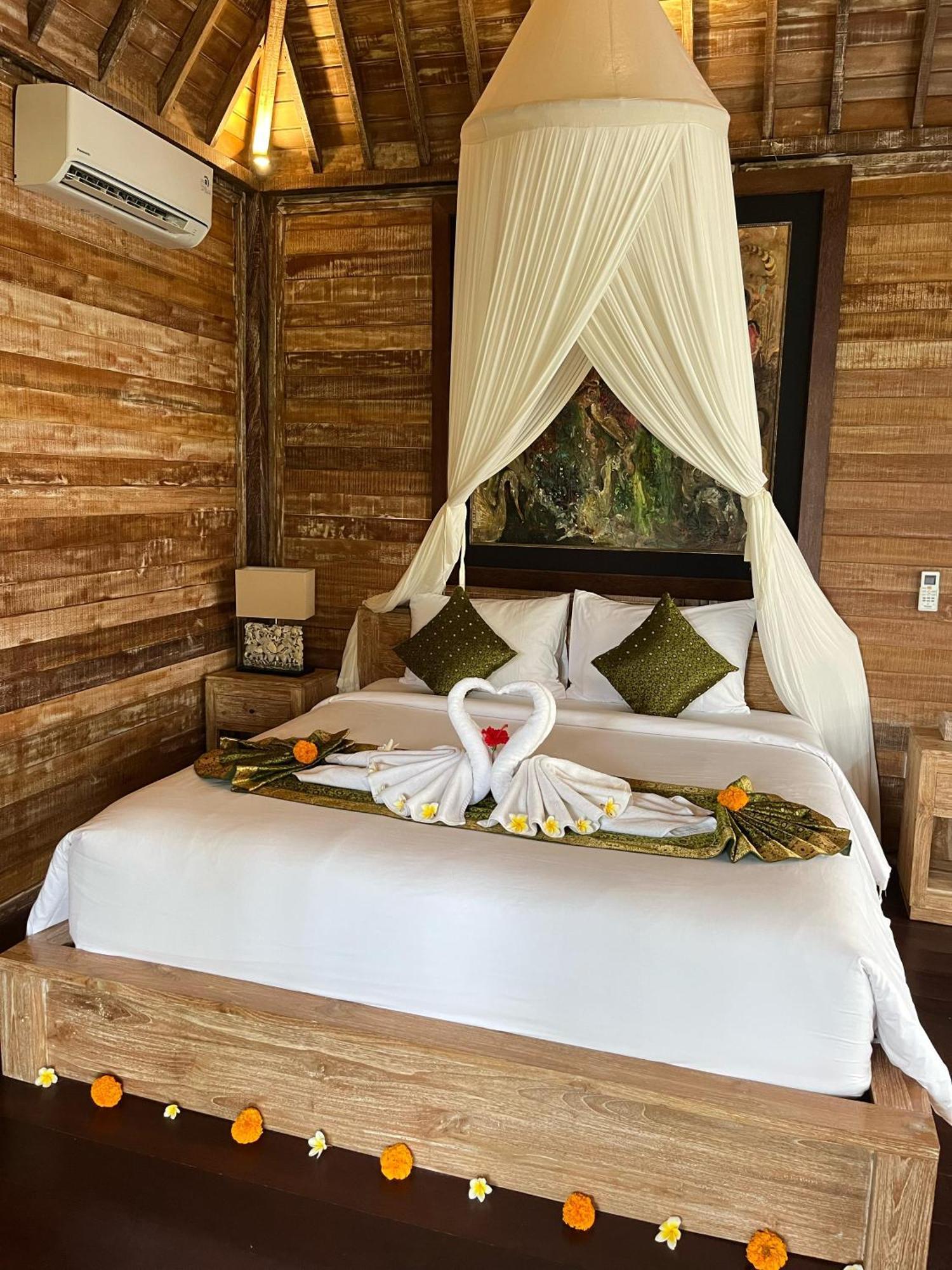 Aura Guesthouse Ubud  Bagian luar foto