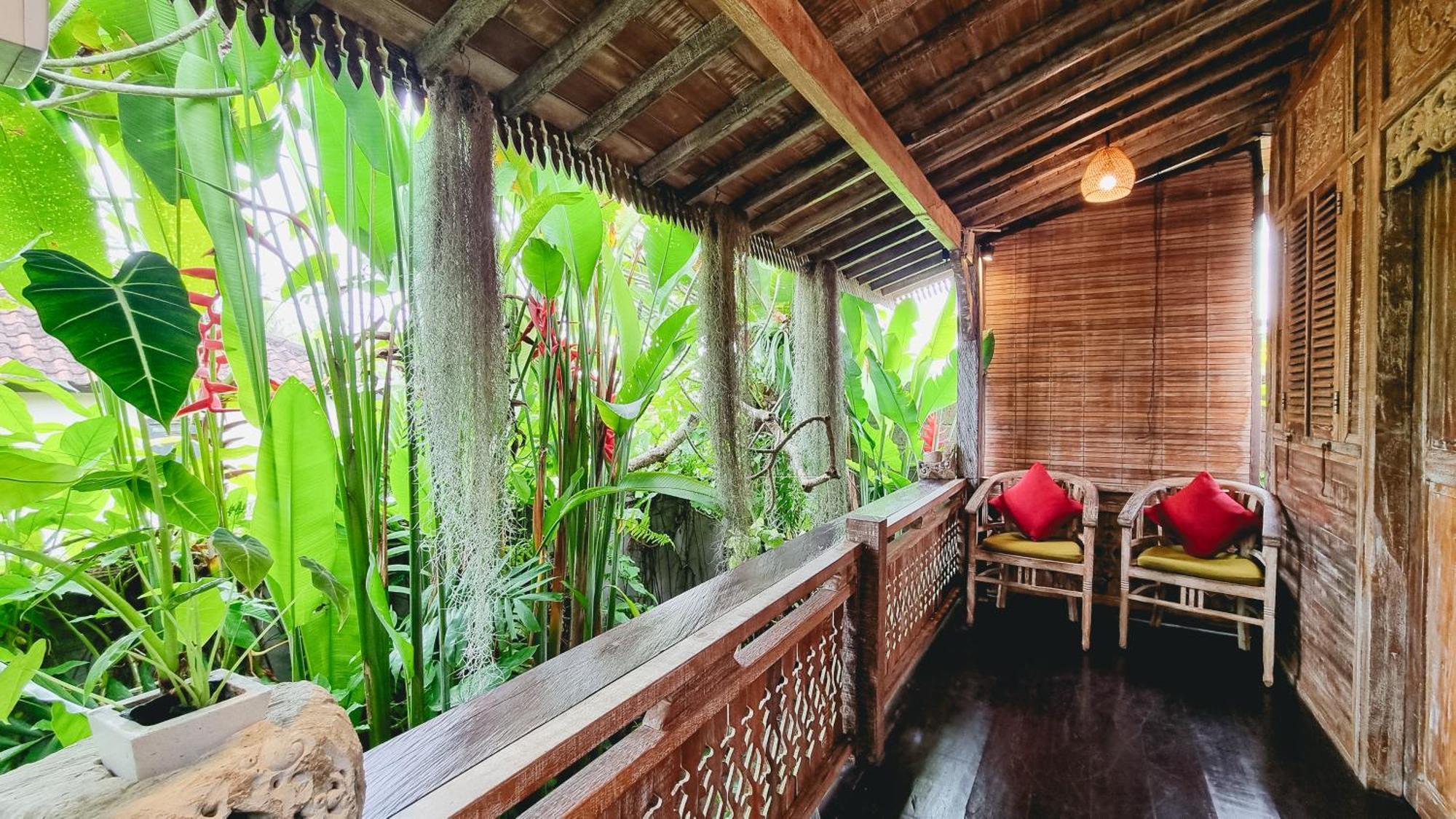 Aura Guesthouse Ubud  Bagian luar foto