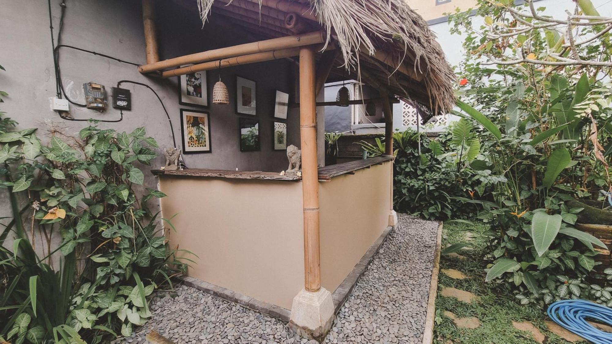 Aura Guesthouse Ubud  Bagian luar foto