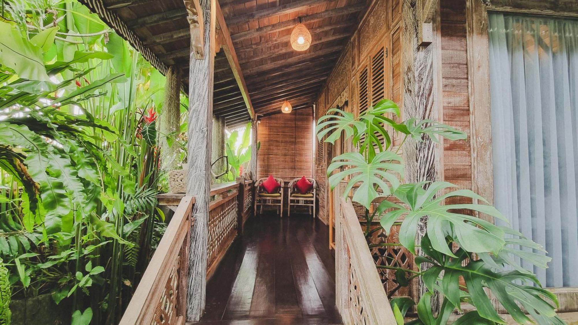 Aura Guesthouse Ubud  Bagian luar foto
