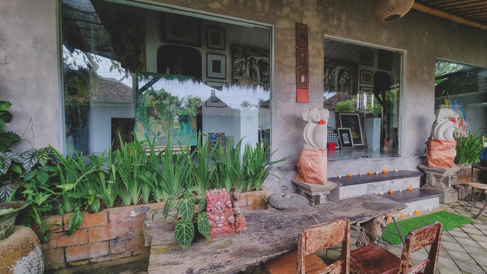 Aura Guesthouse Ubud  Bagian luar foto
