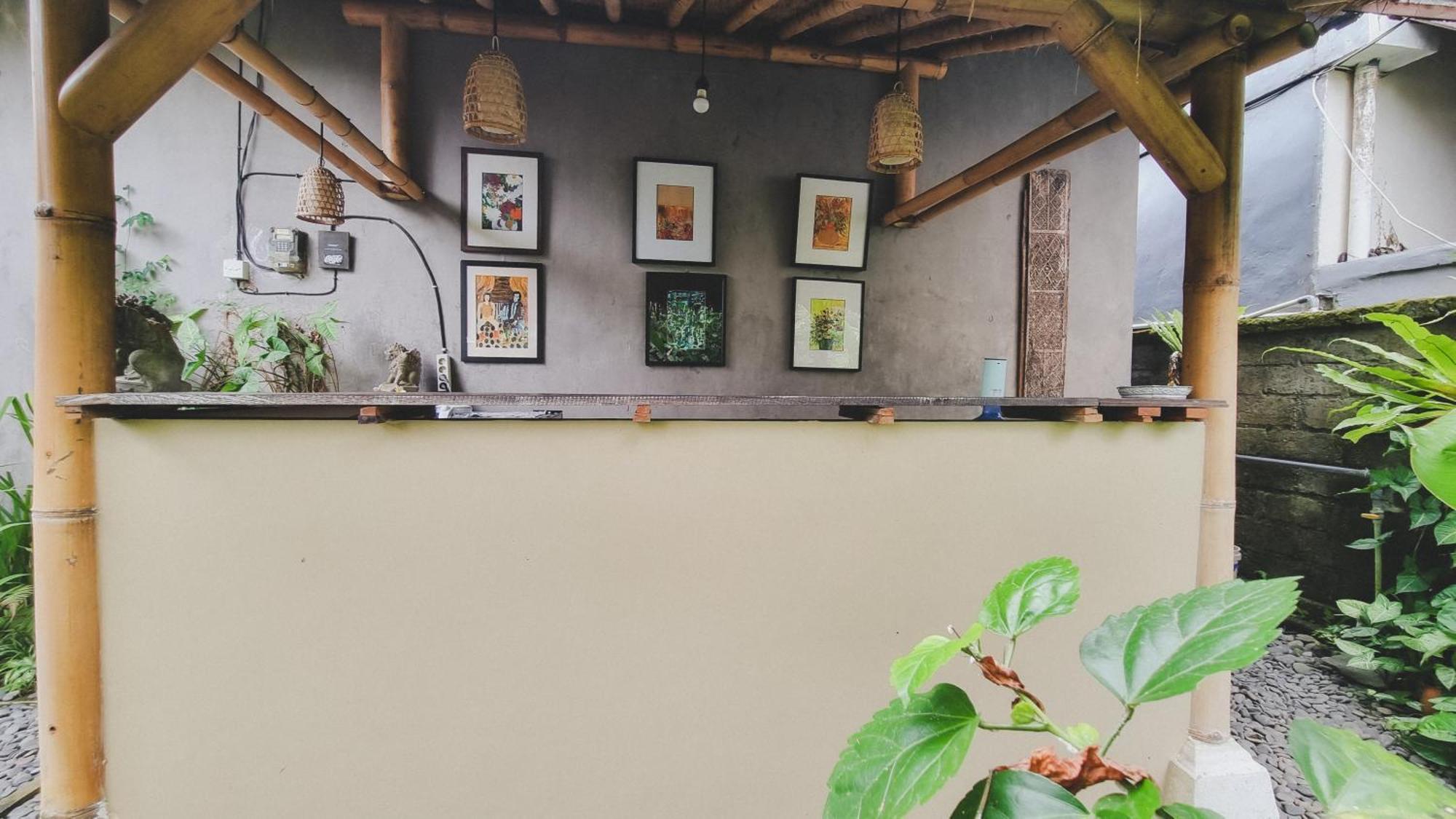Aura Guesthouse Ubud  Bagian luar foto